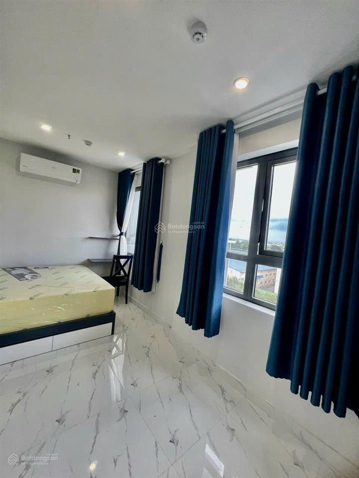 Star tower, 68 m2 sổ hồng. giá 2,1 tỷ. ép giá được 1,550 tỷ. cho thuê được 9 triệu/tháng