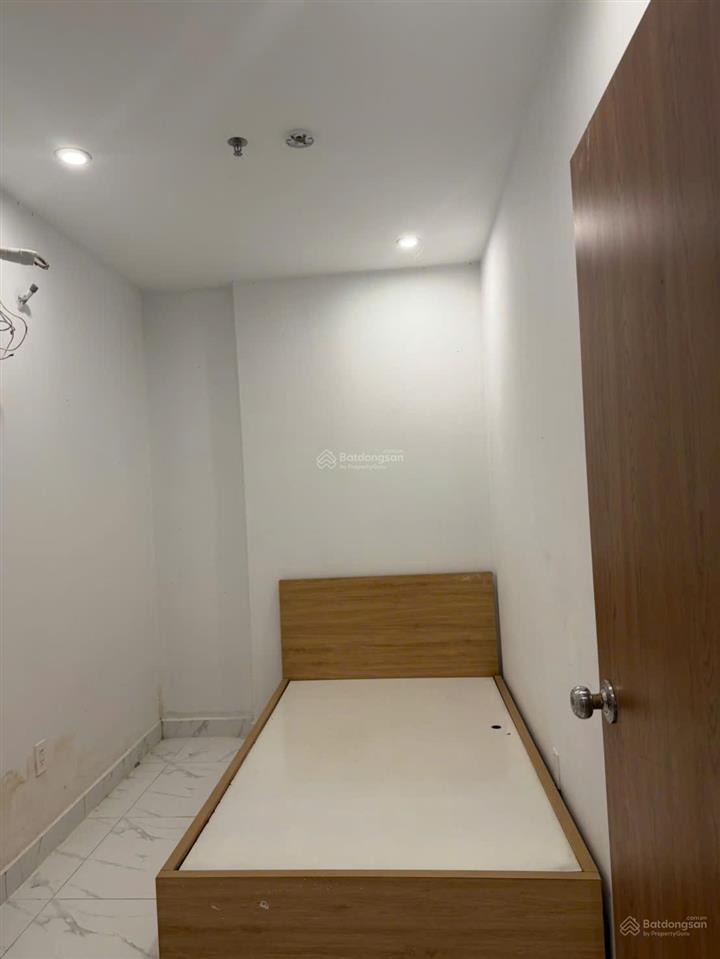 Căn hộ star tower, 56 m2 sổ hồng 1,240 tỷ. cho thuê được 6,5 triệu. gặp chủ ép giá thêm