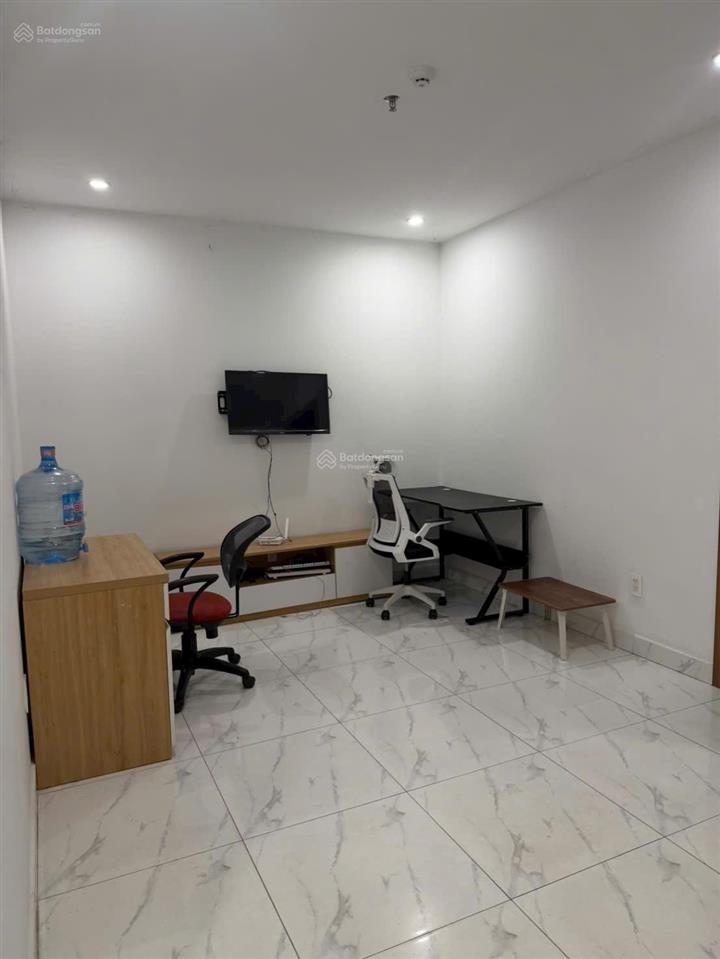 Căn hộ star tower, 56 m2 sổ hồng 1,240 tỷ. cho thuê được 6,5 triệu. gặp chủ ép giá thêm