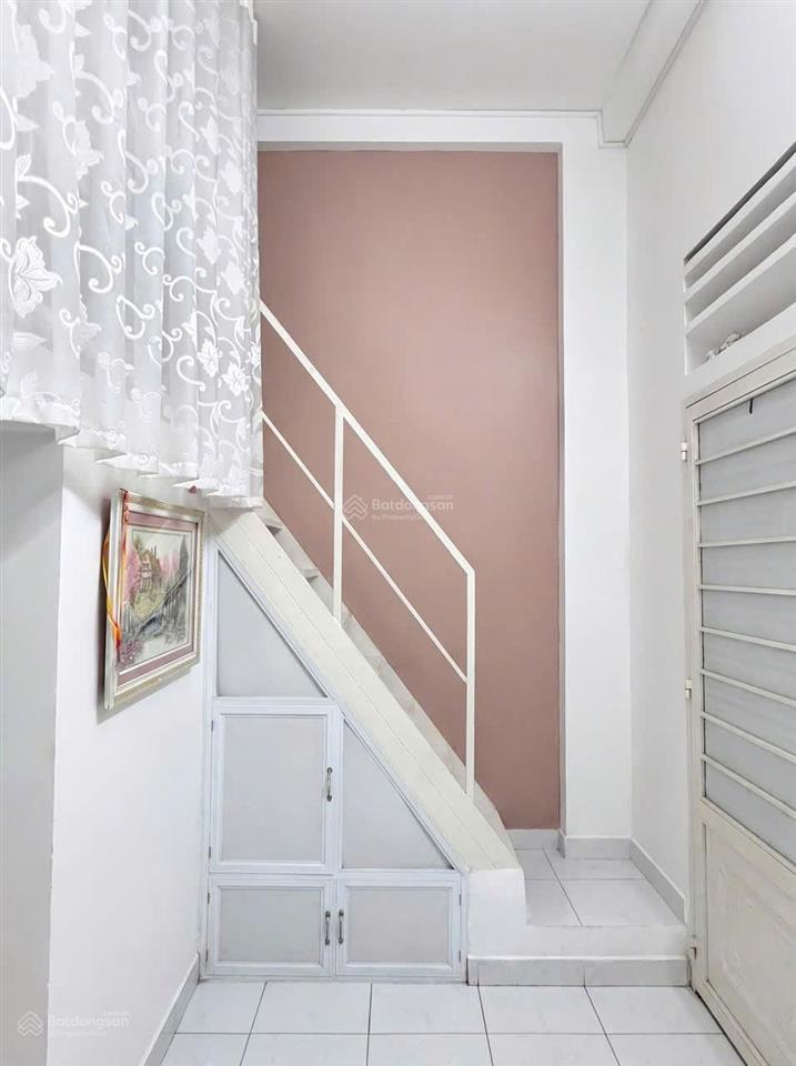 Becamex định hòa, lầu 3 decor, full nội thất 400 triệu. có sổ hồng. gặp chủ ép giá thêm