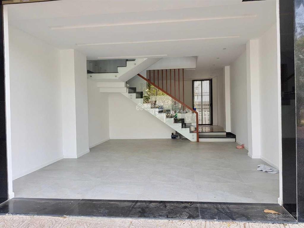 Ngang hiếm, có sẵn dòng tiền. nguyễn thị minh khai  võ văn tần, p5 q3 (7.25x16m, 704m²)