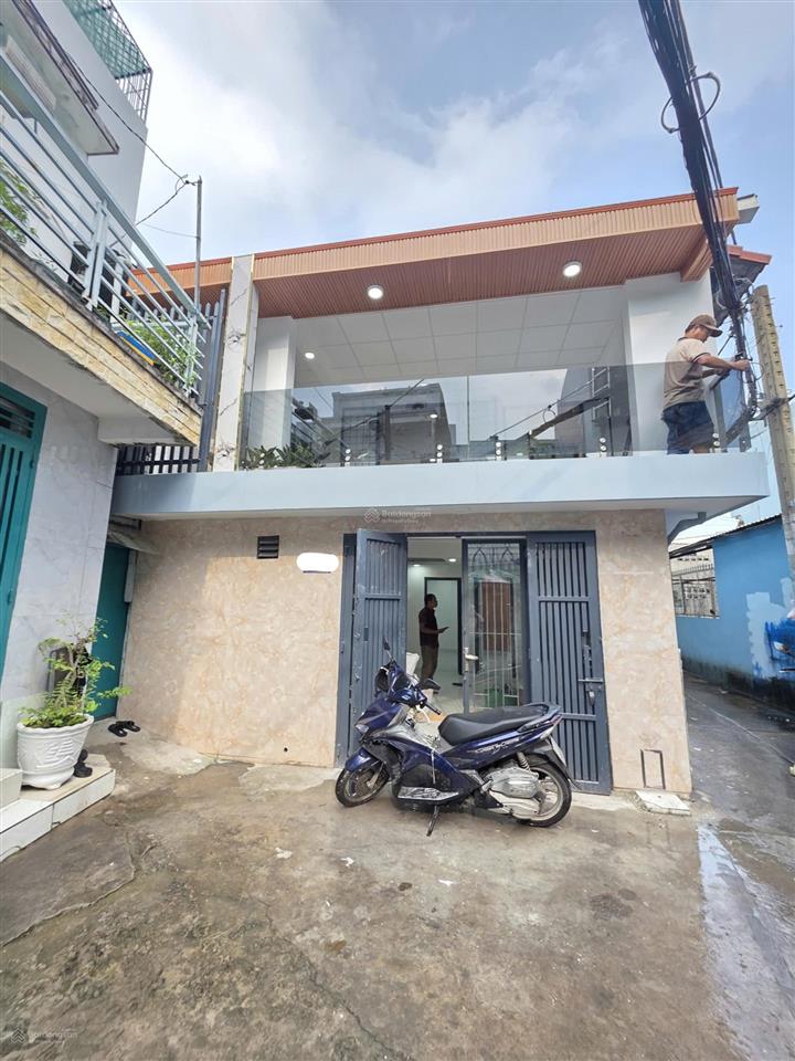 Nhà mới đẹp tỉnh lộ 10 dt(5,5x9) 2 tấm giá chỉ 4,35 tỷ