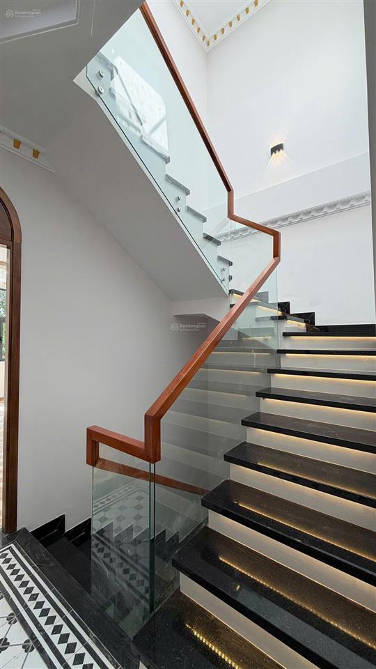 Mặt tiền đường 44 bình phú q6 ( 4 * 20 ) 3 lầu 13.4 tỷ