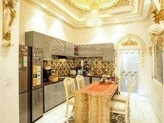 Mặt tiền q6 (4 * 40m) 4 lầu 13 tỷ