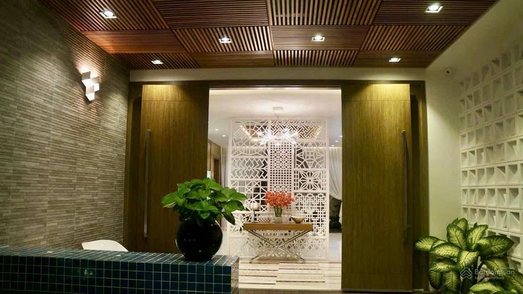 Biệt thự đường c2 view hồ kdt vĩnh điềm trung / nha trang  gần st go ( ngang 16m )