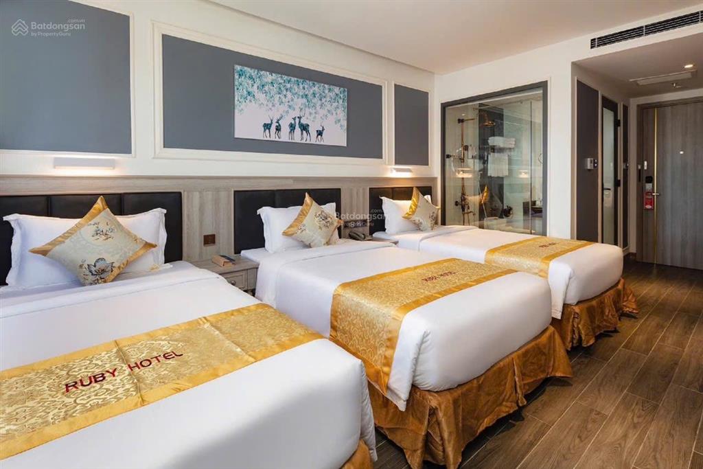 Bán khách sạn 4 mặt tiền biển trần phú đối diện công viên  p. nha trang  doanh thu 400tr/th