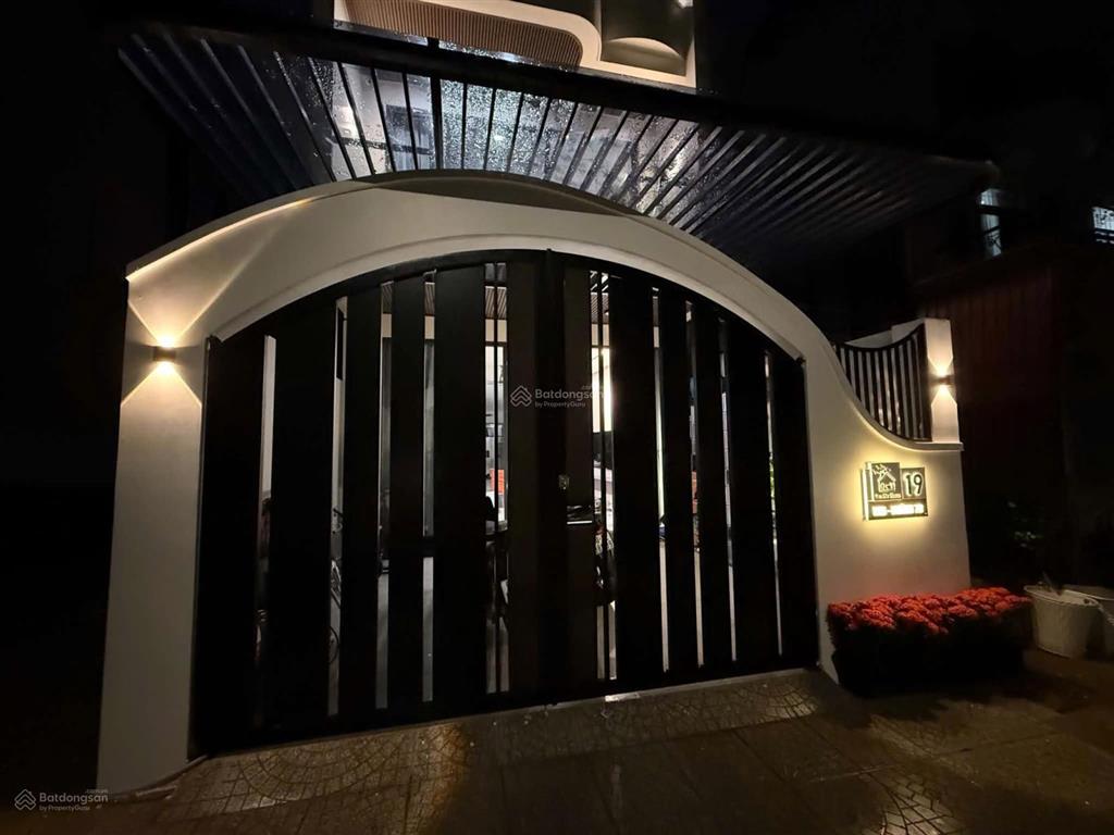 Bán nhà kdt mỹ gia gói 5 / nha trang full nội thất giá 8.2 tỷ  đã hoàn công
