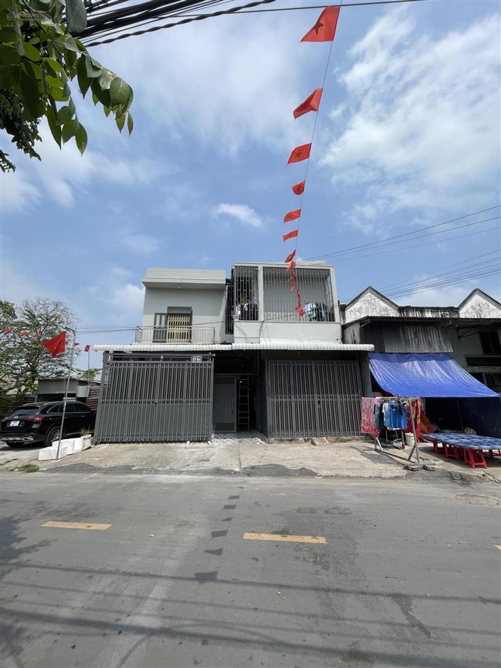 Siêu phẩm dòng tiền 280m2, thu nhập 40triệu. có nhà 1 trệt lầu + 24 phòng trọ. ngay cổng kcn vsip 1