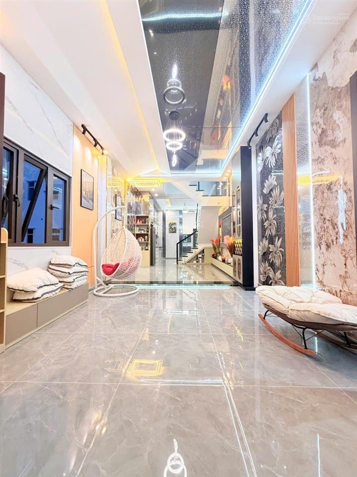 Nhà hoàn công 2 mặt tiền tặng full nội thất. gần vimcom 550 chỉ 2km