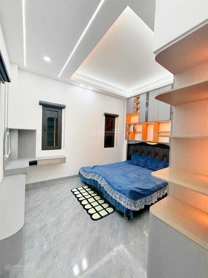 Nhà hoàn công 2 mặt tiền tặng full nội thất. gần vimcom 550 chỉ 2km