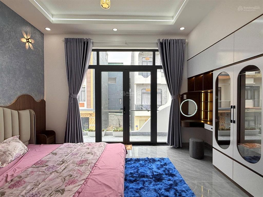 Nhà xây mới đẹp nhất khu , nhà nở hậu, full tặng nội thất, trang thiết bị điện tử