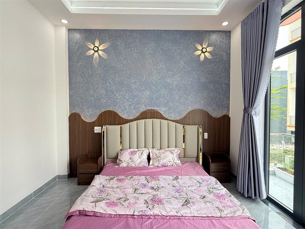Nhà xây mới đẹp nhất khu , nhà nở hậu, full tặng nội thất, trang thiết bị điện tử