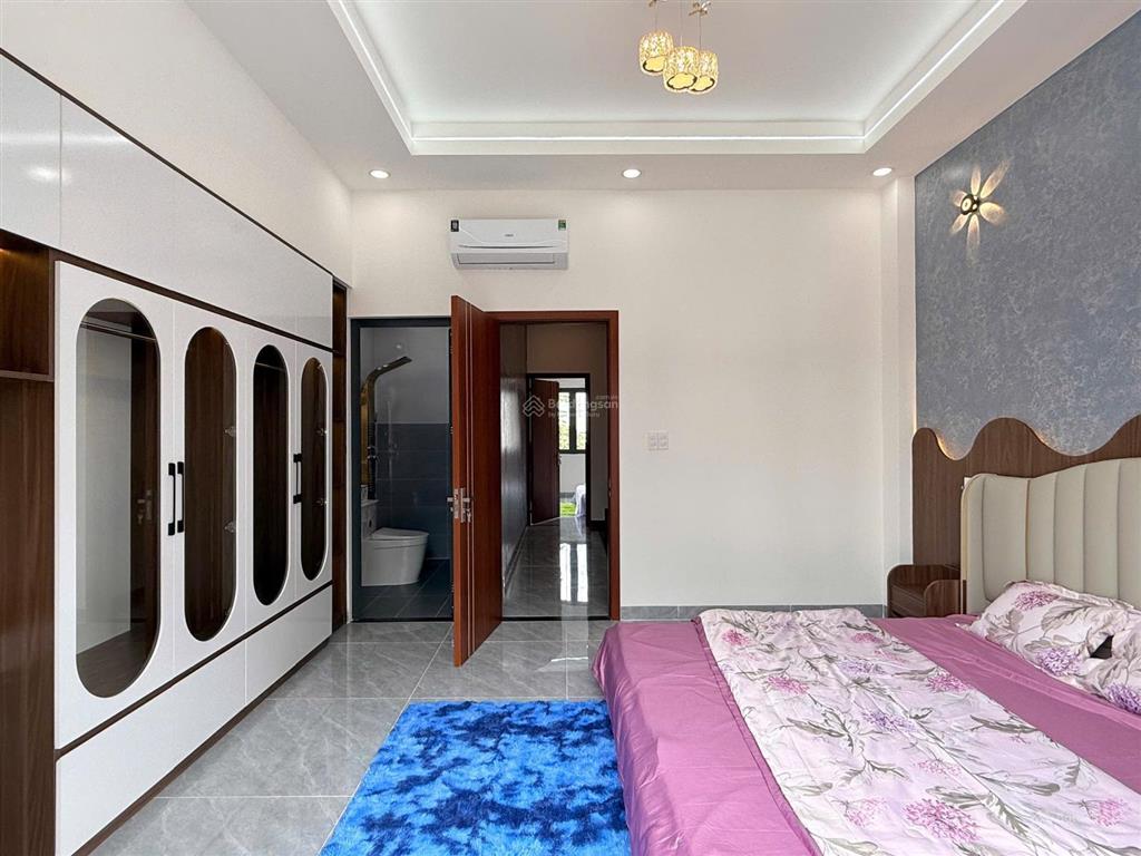 Nhà xây mới đẹp nhất khu , nhà nở hậu, full tặng nội thất, trang thiết bị điện tử