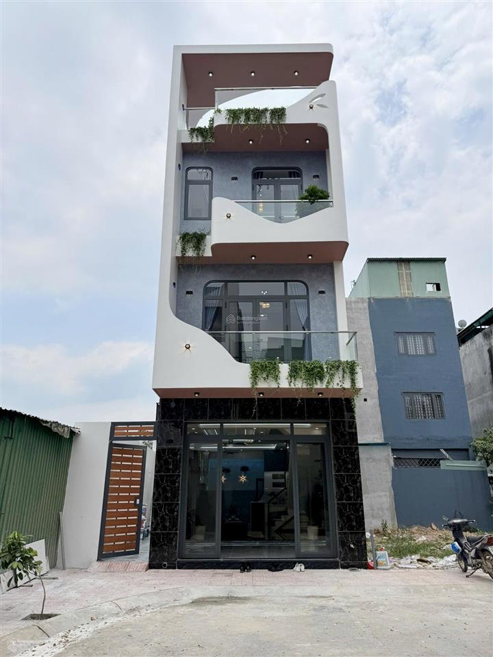 Nhà xây mới đẹp nhất khu , nhà nở hậu, full tặng nội thất, trang thiết bị điện tử