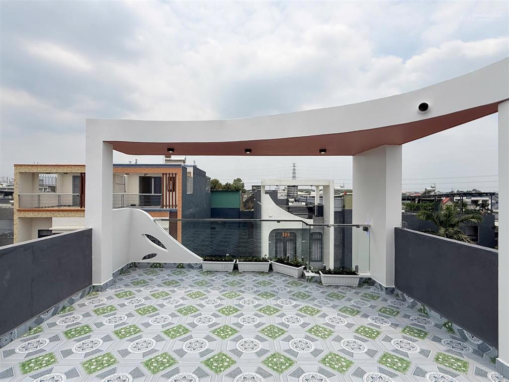 Nhà xây mới đẹp nhất khu , nhà nở hậu, full tặng nội thất, trang thiết bị điện tử
