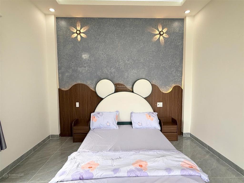 Nhà xây mới đẹp nhất khu , nhà nở hậu, full tặng nội thất, trang thiết bị điện tử
