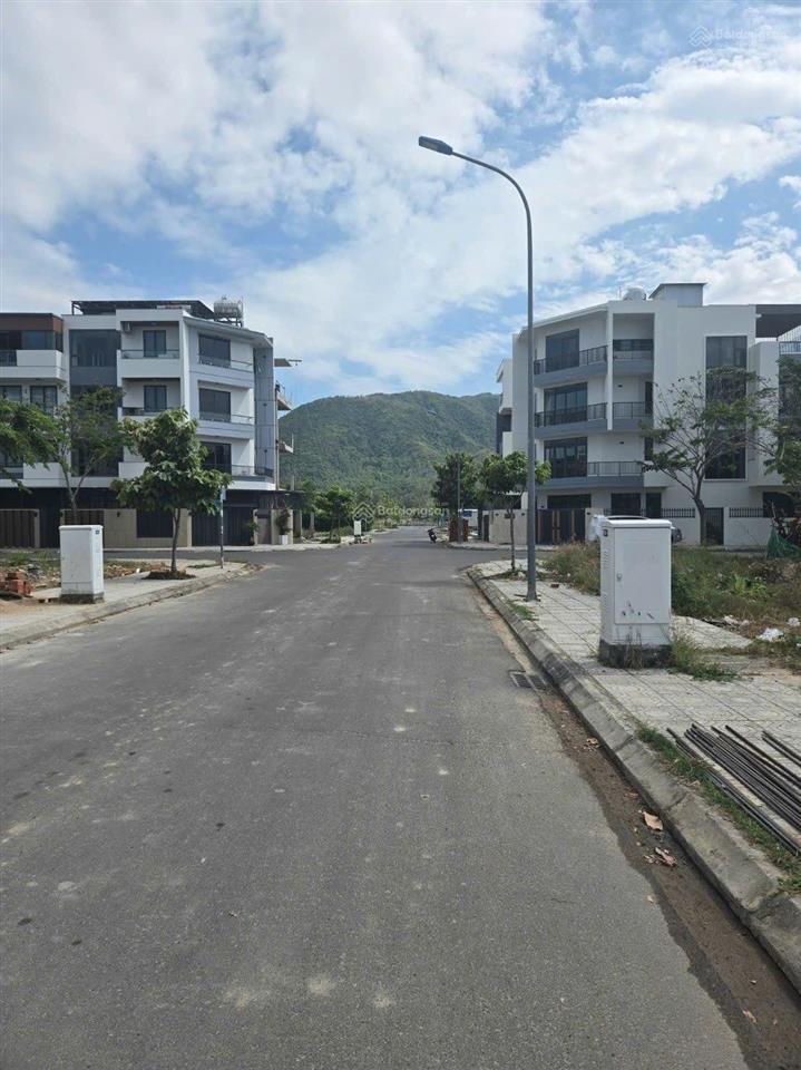 Bán nhà 4 tầng lô sạch kđt an bình tân, bề ngang rộng đẹp, đường thông vành đai, kề kđt sungroup