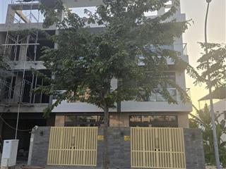 Hàng hiệu cặp lô nhà thô đường t28( võ văn kiệt) siêu đẹp, diện tích 200m2 với bề ngang rộng 10m ạ