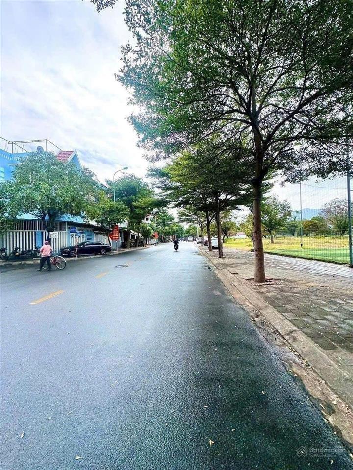 Bán đất đường số 4( thích quảng đức), phường phước long, vị trí đẹp đối diện công viên và sân bóng