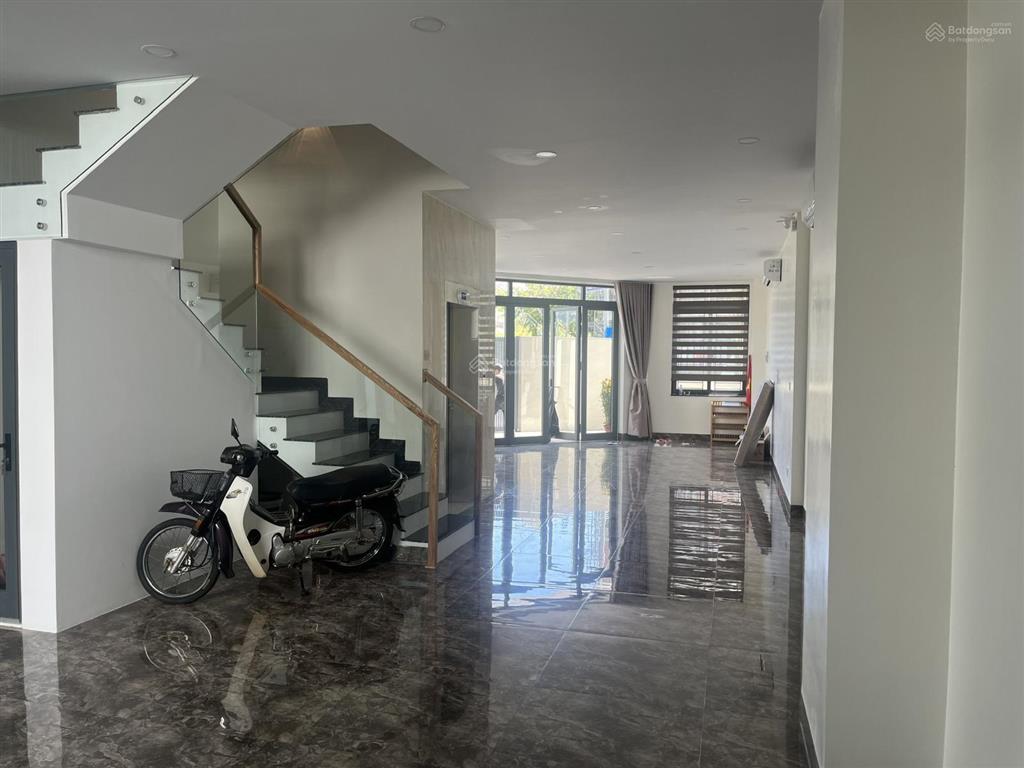 Bán nhà căn góc siêu đẹp kđt abt, giao t8 & t12, giá chỉ 16.5 tỷ, xây dựng chỉnh chu, tỉ mỉ ạ
