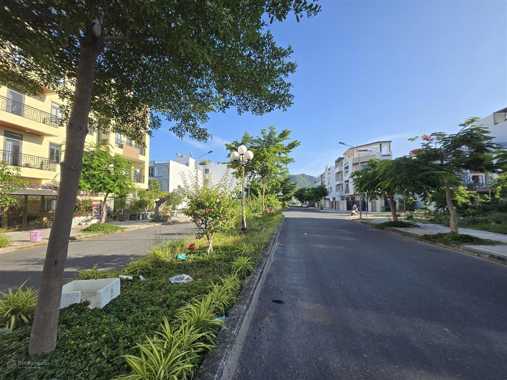 Lô đất giá hời trục đường a1 rộng 27m, kđt an bình tân, giá chỉ 6.2 tỷ, anh chị quan tâm  e cường
