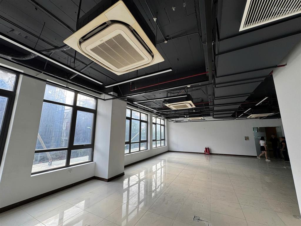 Cho thuê 86m2 văn phòng tây hà tower tố hữu sẵn sàng bàn giao ngay.
