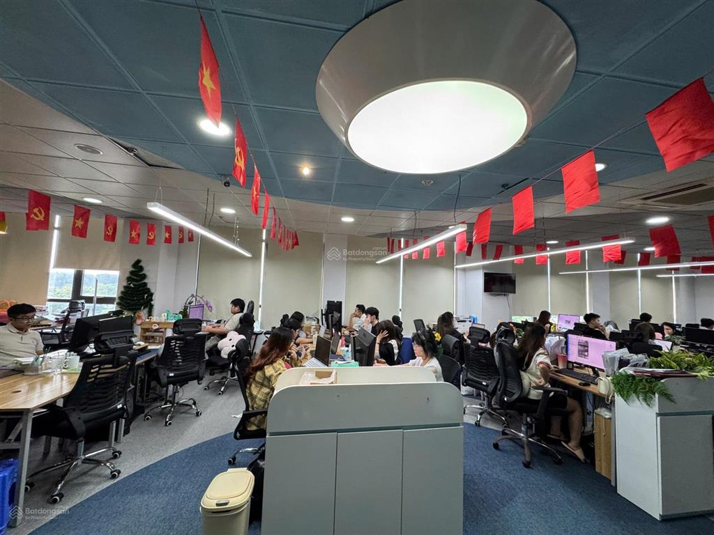 Cho thuê 86m2 văn phòng tây hà tower tố hữu sẵn sàng bàn giao ngay.