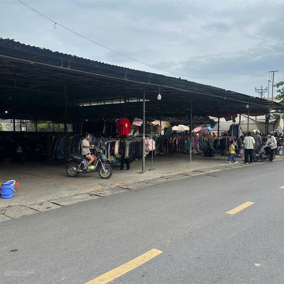 Nhà em cần bán lô đất 100m2(mt 5m), đường trước nhà 8m, tại thôn mẫn xã quảng thanh cũ
