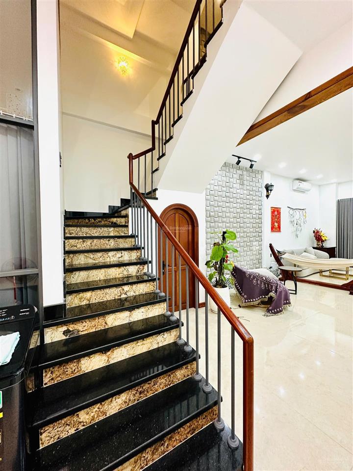 Bán nhanh nhà phố kđt phú gia đối diện sân golf