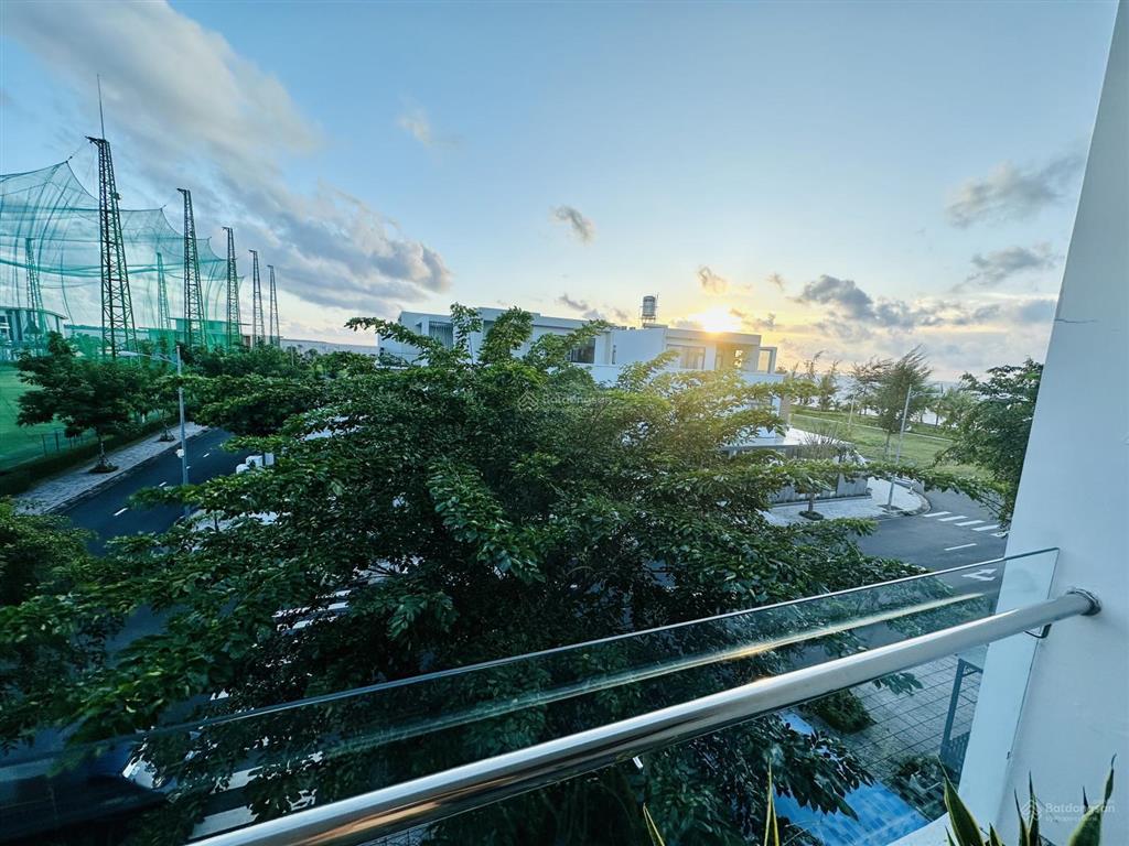 Bán nhanh nhà phố kđt phú gia đối diện sân golf