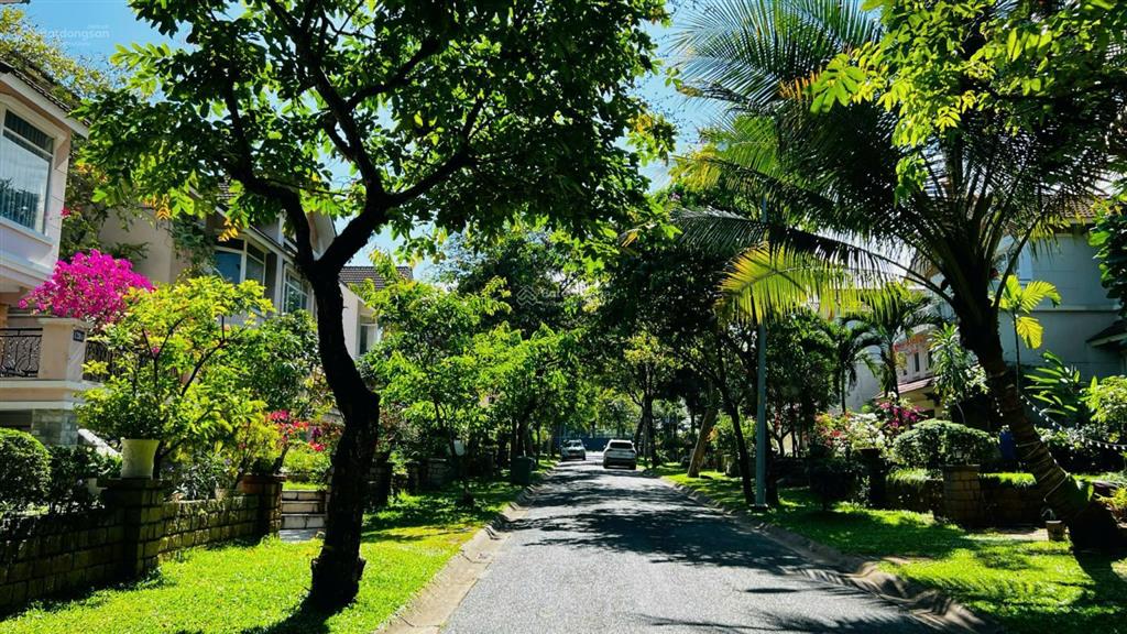 Biệt thự đơn lập khu compound q9  kế ga metro, cạnh sân golf, giá 66 triệu/m2 tốt nhất tp. thủ đức