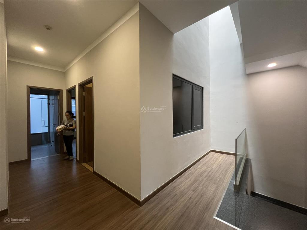 * chuyên văn phòng thủ thiêm lakeview nguyên căn 298m2/5 tầng/76tr, hầm+trệt+ 3 lầu*