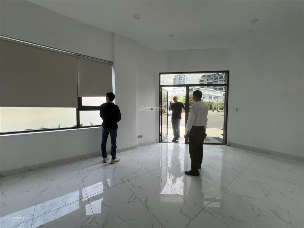 * chuyên văn phòng thủ thiêm lakeview nguyên căn 298m2/5 tầng/76tr, hầm+trệt+ 3 lầu*