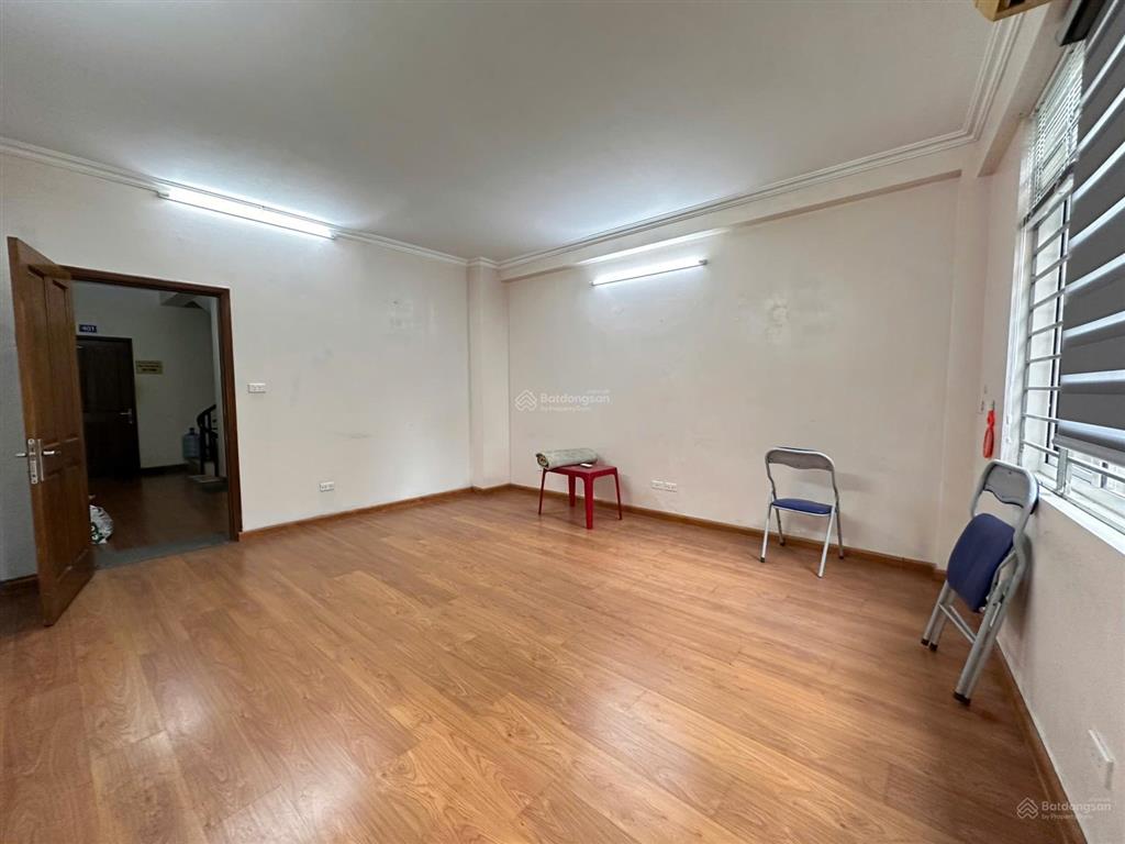 Văn phòng 25m² tại vũ phạm hàm  cầu giấy giá 4 triệu/th. full dịch vụ
