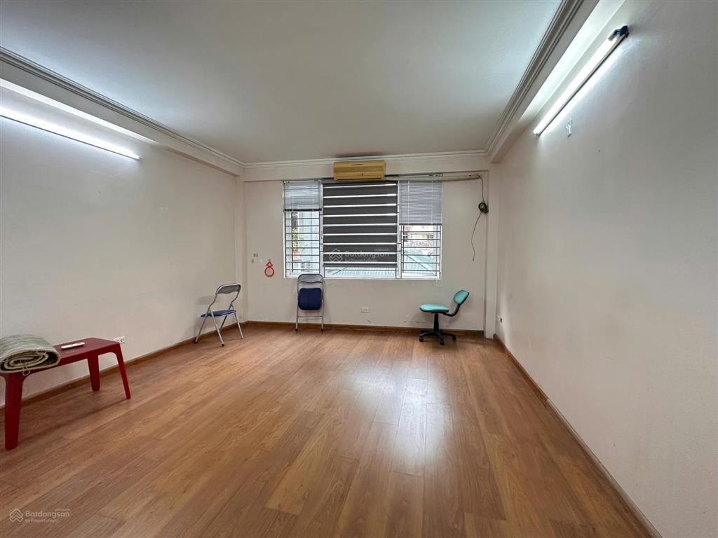 Văn phòng 25m² tại vũ phạm hàm  cầu giấy giá 4 triệu/th. full dịch vụ