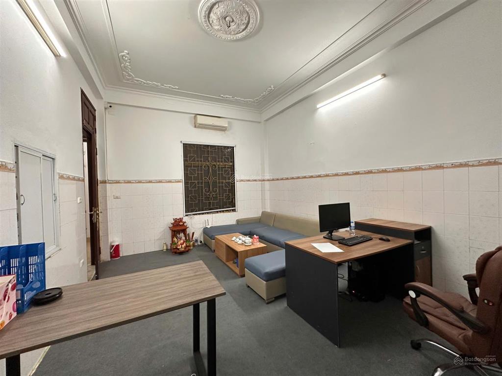 Văn phòng 40m2 tại 193 trung kính  cầu giấy. giá 4 triệu