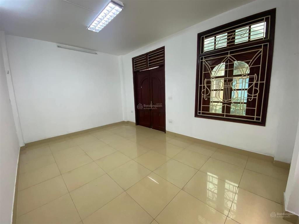 Văn phòng 40m2 tại 193 trung kính  cầu giấy. giá 4 triệu