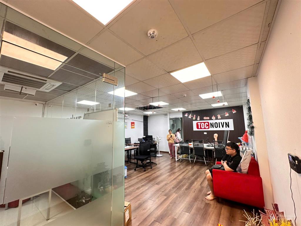 Văn phòng tại khách sạn thể thao 15 lê văn thiêm  thanh xuân. 50m² giá thuê 7 triệu