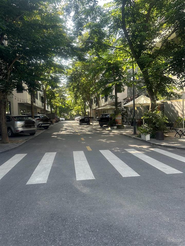 Ecopark bán nhà phố thuỷ trúc  xây thô 3.5 tầng  hoàn thiện mặt ngoài  đã có sổ  giá 15.6 tỷ!