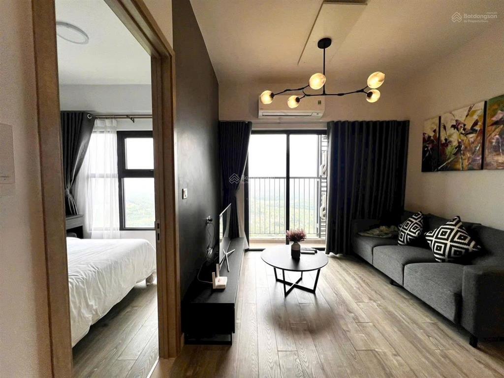 Ecopark bán gấp căn 70m2 (2pn 2vs )  view sân golf  đủ đồ  cho thuê 10.5tr/th  sẵn sổ đỏ !