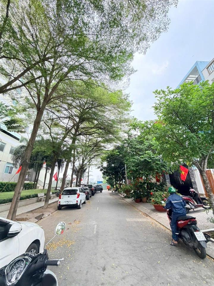 Bán lô đất kdc phú mỹ chợ lớn phạm hữu lầu q7 . giá 11 tỷ . 0855 548 ***