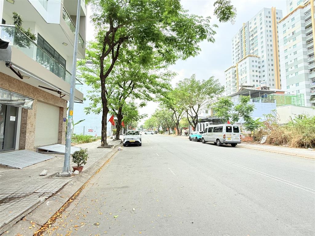 Bán nhà phố mt 20m kdc belleza. gần metro đang phát triển mạnh. giá 23.5 tỷ  0855 548 ***