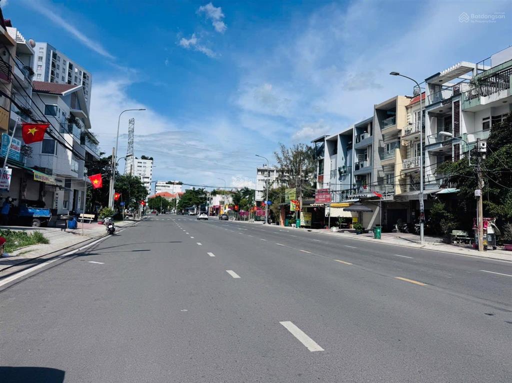 Bán nhà phố trục đường 20m. giá tốt thị trường 13.5 tỷ. sổ hồng.  0855 548 ***