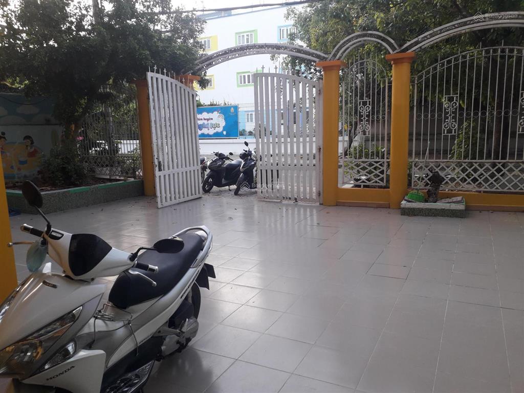 Cho thuê biệt thự lớn kdc bình hưng, bình chánh (gần bến xe quận 8, tp. hcm)