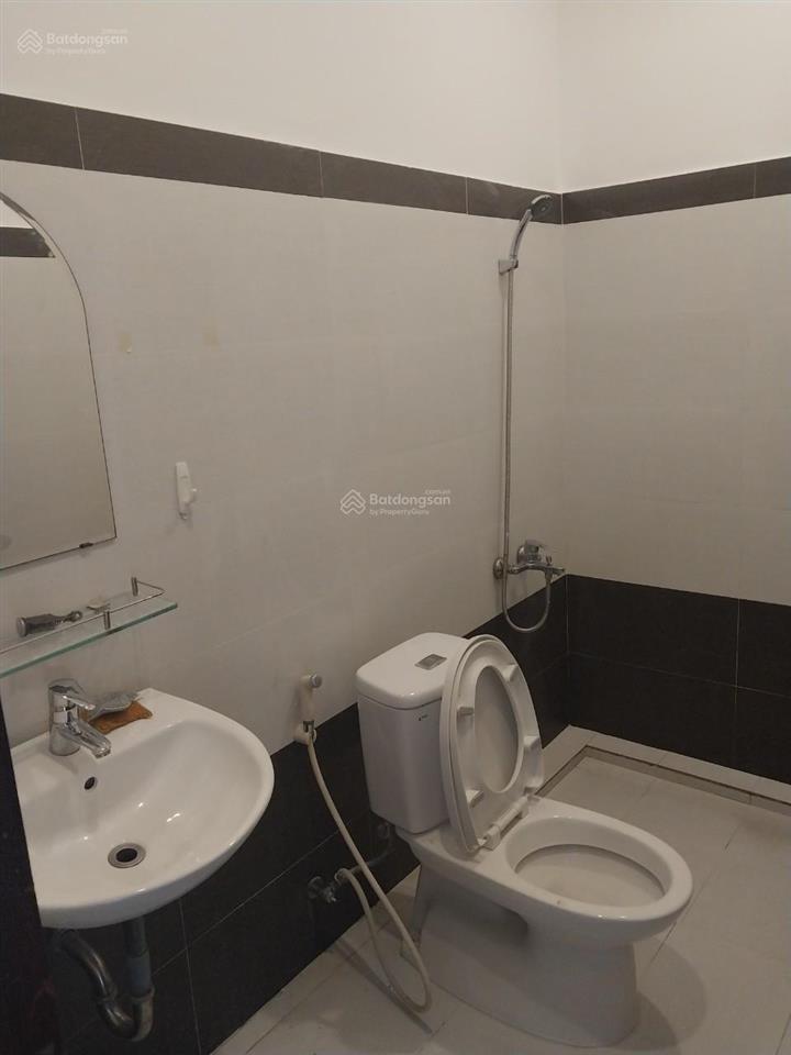 Cho thuê nhà nguyên căn khu bông sao, p.5, q.8, tp. hcm (gần cầu tạ quang bửu)