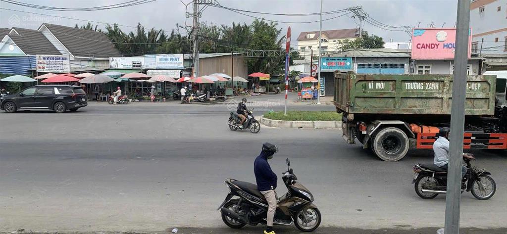 Cho thuê mặt bằng lớn quốc lộ 50 (nối dài), xã hưng long, tp.hcm.