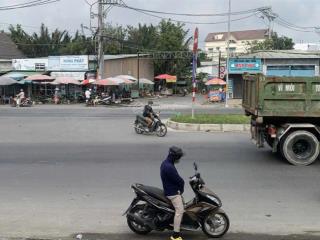 Cho thuê mặt bằng lớn quốc lộ 50 (nối dài), xã hưng long, tp.hcm.