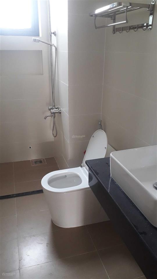 Cho thuê nc mặt tiền phạm hùng nối dài (có thang máy), bình chánh. (gần ngã tư nguyễn văn linh)