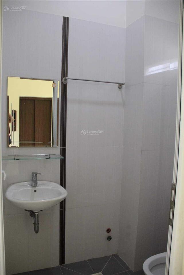 Cho thuê nc mặt tiền phạm hùng nối dài (có thang máy), bình chánh. (gần ngã tư nguyễn văn linh)