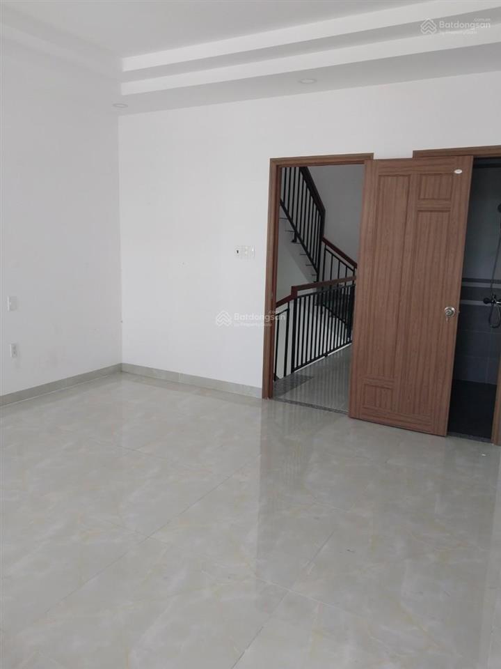 Cho thuê nhà mặt tiền phạm hùng nối dài (có hầm), bình hưng, bình chánh.